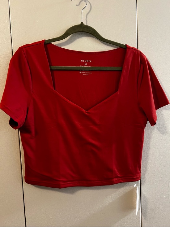 REORIA Tops - Reoria Red V-Neck Cropped Short Sleeve Top (Size XL) NWT